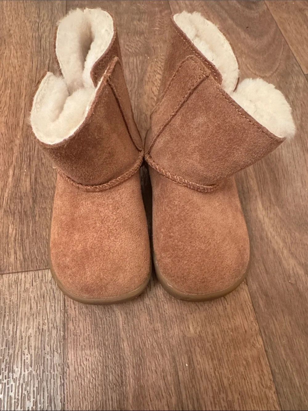 UGG 04/05 Short Suede Boots in Chestnut